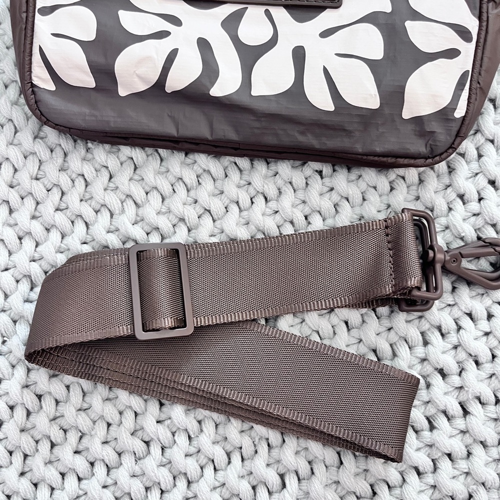 Aloha Collection• SUPER SPECIAL LIMITED EDITION APPLIQUE Le Tour Coconut Sands - Picture 4 of 9